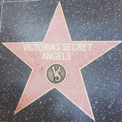 estrela calçada da fama moda victoria's secret