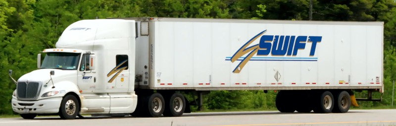 caminhão swift transportes