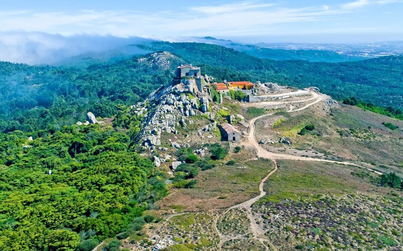 parque nacional sintra-cascais e suas serras verdes